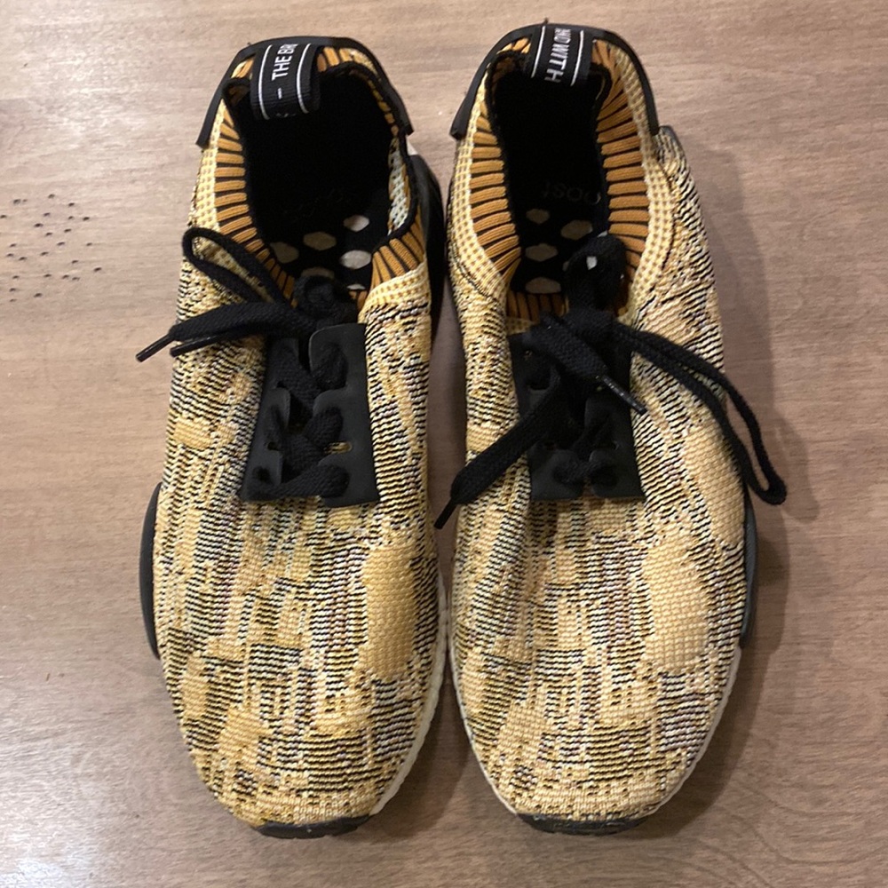 Adidas Element Refine 3 Men’s Size 10. Worn once. Gold/black/white.